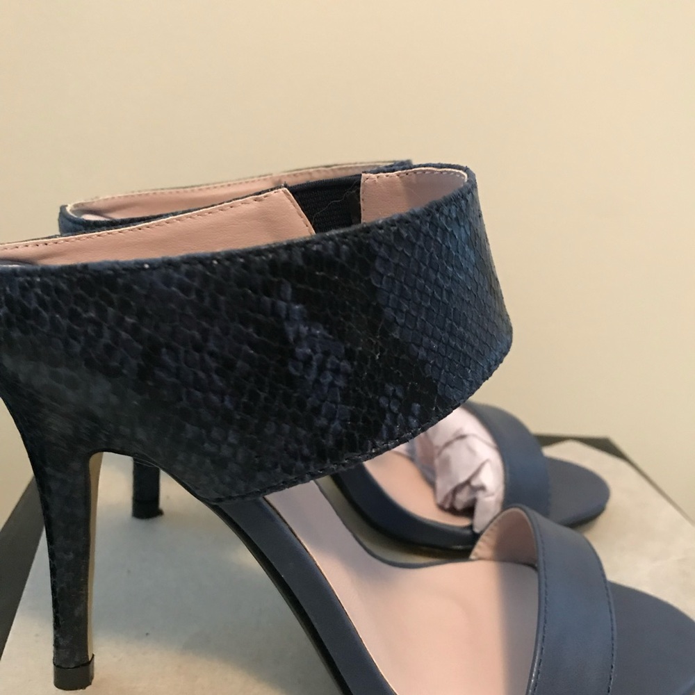 Shoes - Picture 5 of 7